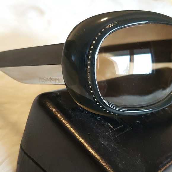 Yves Saint Laurent sunglasses - Picture 6 of 16